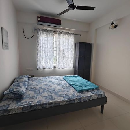 Sea Facing 2Bhk, Vatika Appartement Mangalore Buitenkant foto